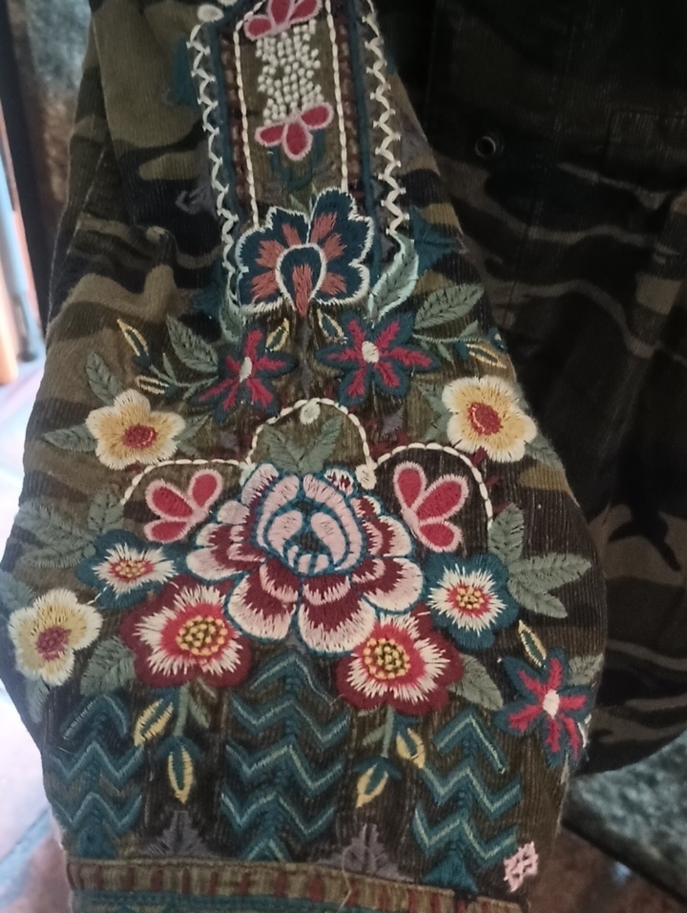 Johnny Was Olive Green Camo Embroidered Utility Jacket - Picture 3 of 8